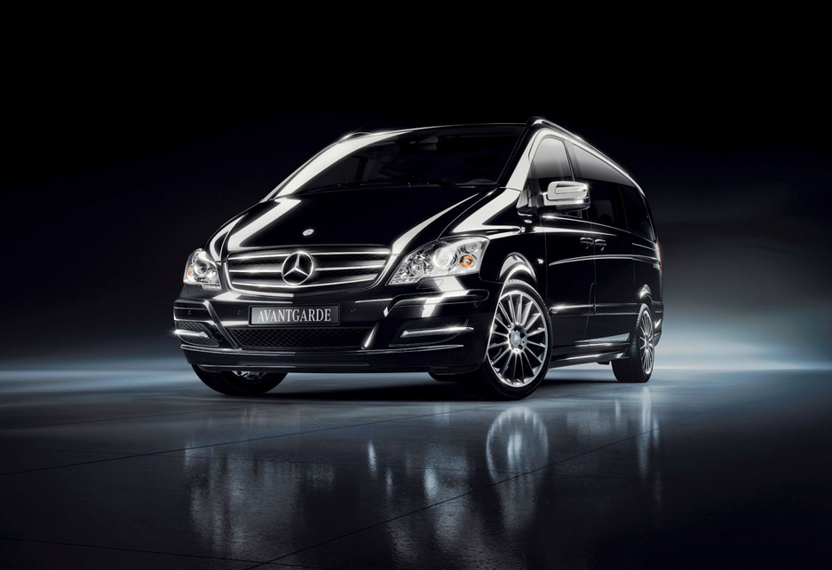 Black minivan for Private Tours & Airport Transfers in new caledonia noumea